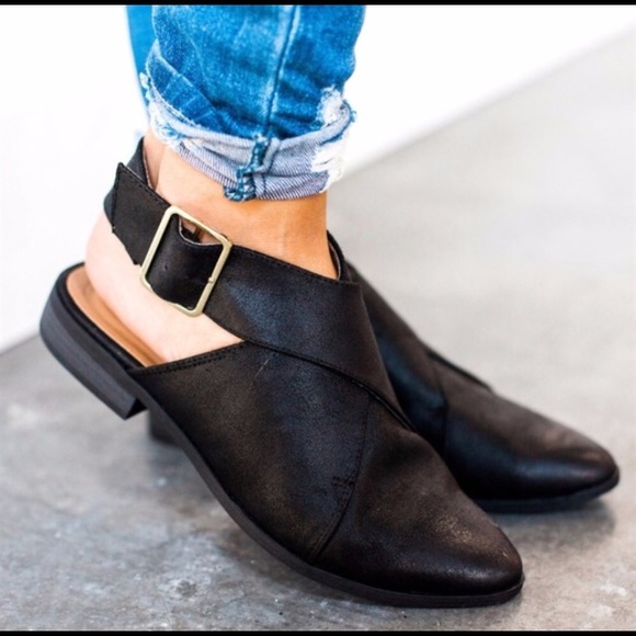 SOLD! NEW! Bestseller Black Slip On Wrap Flat - Picture 3 of 5